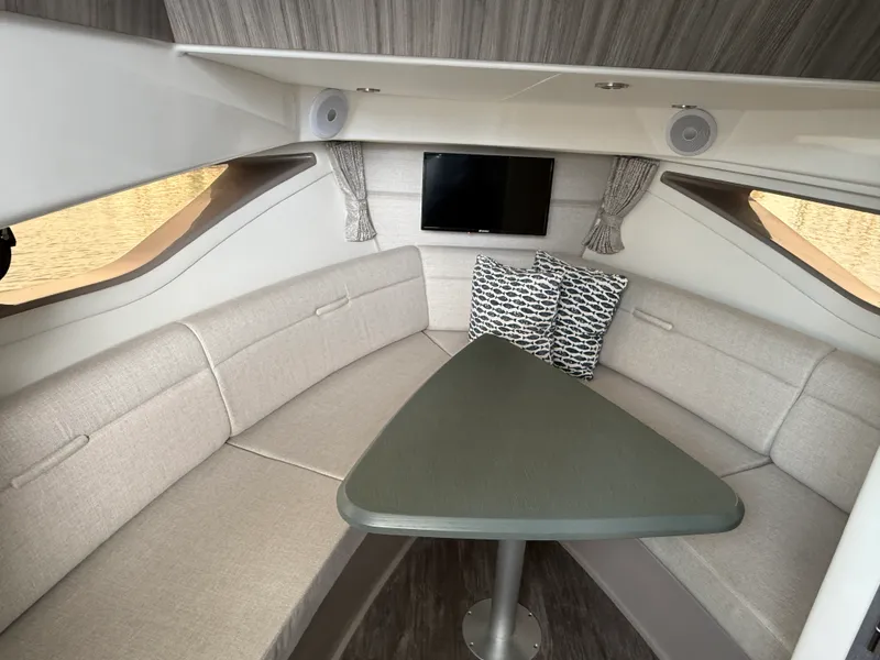 Slide: The Image of Sea Ray Sundancer 320 Outboard 2025 - 14