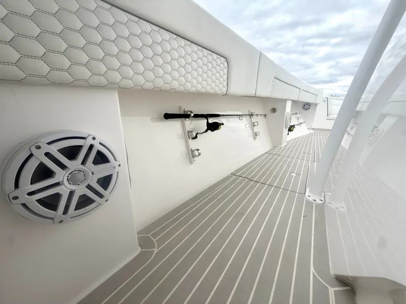 Slide: The Image of Intrepid 475 Panacea 2019 - 13