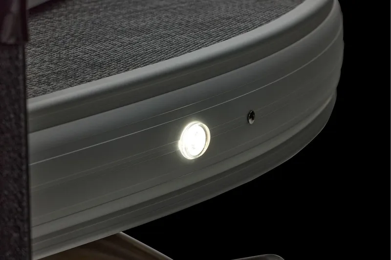 Slide: The Image of Sun Tracker Sportfish 24 XP3 2026 - 32