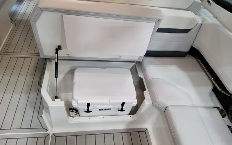 Slide: The Image of 2026 Formula 360 Crossover Bowrider 21 - 21