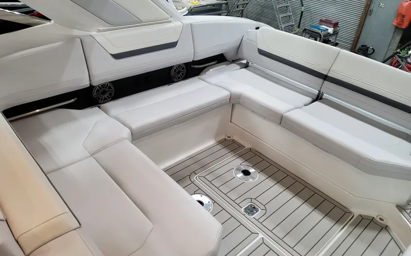 Slide: The Image of 2026 Formula 360 Crossover Bowrider 33 - 33