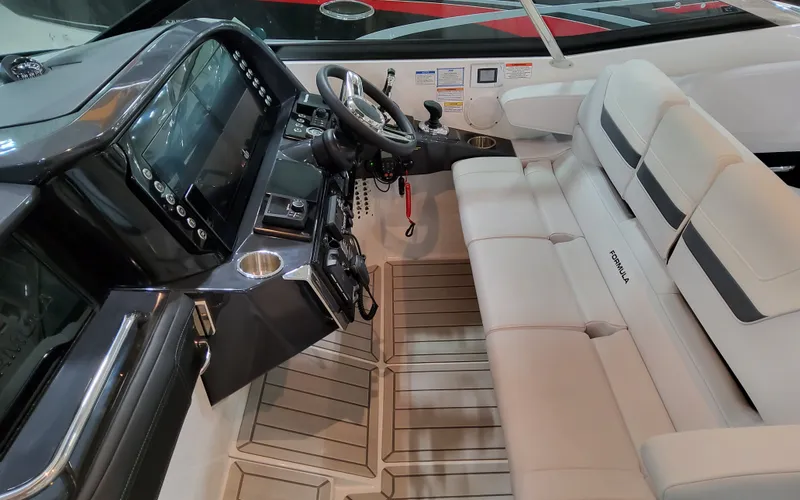 Slide: The Image of 2026 Formula 360 Crossover Bowrider 35 - 35