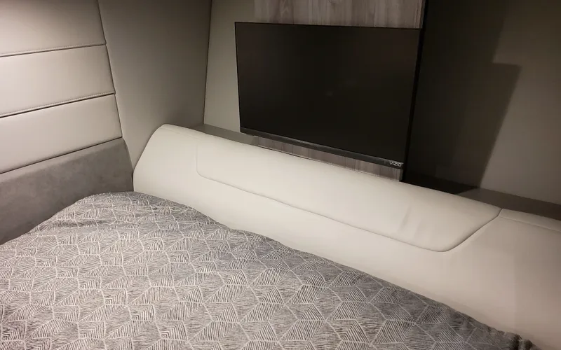 Slide: The Image of 2026 Formula 360 Crossover Bowrider 51 - 51