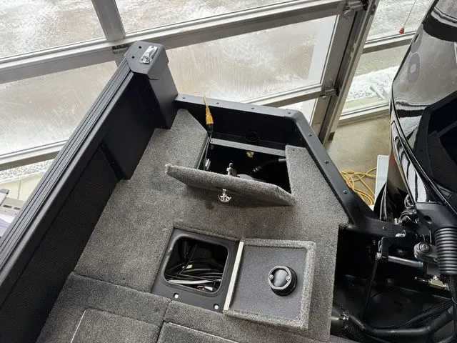 Slide: The Image of Alumacraft Competitor 195X Tiller 2026 - 12