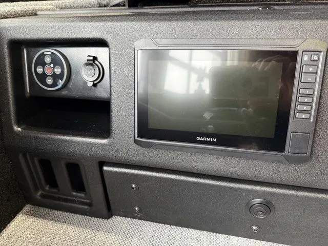 Slide: The Image of Alumacraft Competitor 195X Tiller 2026 - 17