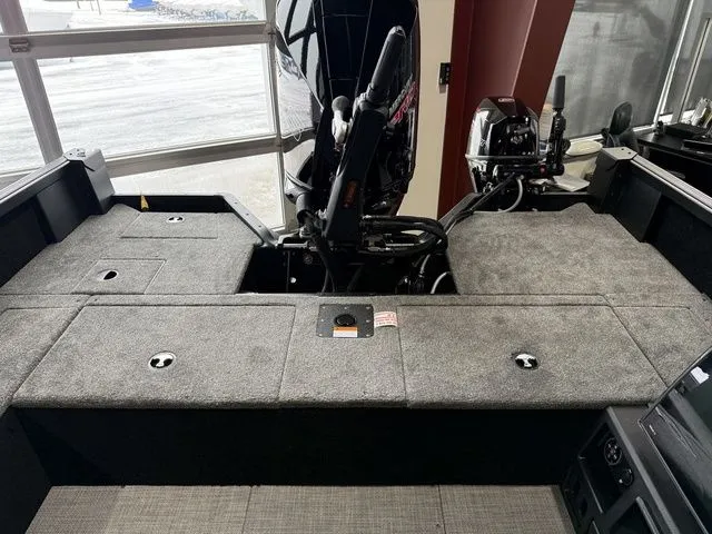 Slide: The Image of Alumacraft Competitor 195X Tiller 2026 - 9