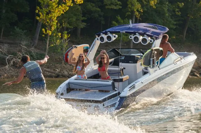 Slide: The Image of Cobalt R8 Surf 2026 - 12