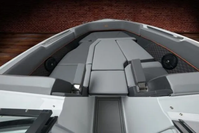 Slide: The Image of Cobalt R8 Surf 2026 - 4