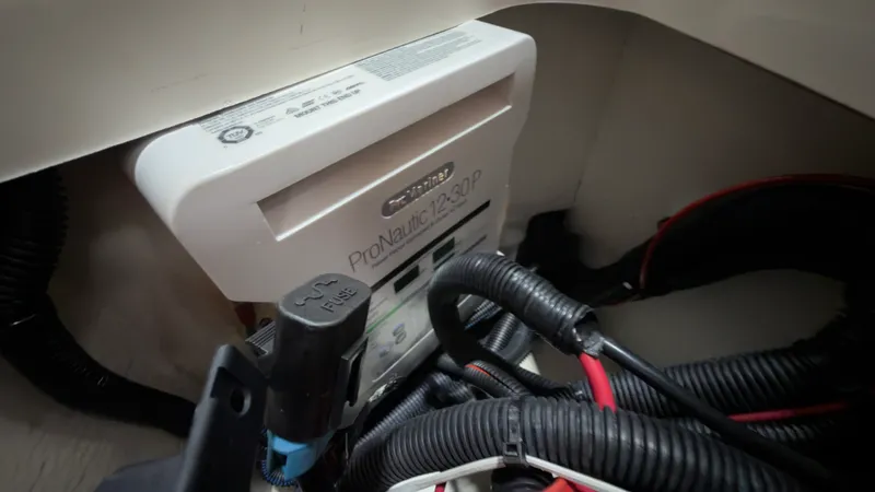 Slide: The Image of Sea Ray 290 SDX OUTBOARD 2022 - 20