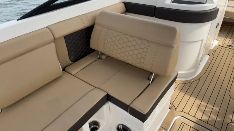 Slide: The Image of Sea Ray 290 SDX OUTBOARD 2022 - 26