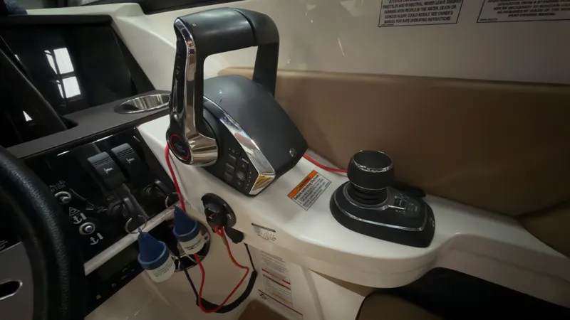 Slide: The Image of Sea Ray 290 SDX OUTBOARD 2022 - 15