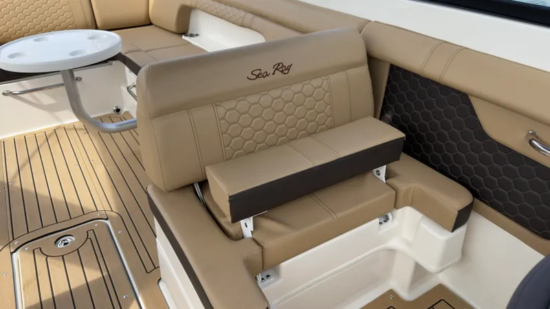 Slide: The Image of Sea Ray 290 SDX OUTBOARD 2022 - 25