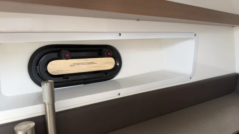 Slide: The Image of Sea Ray 290 SDX OUTBOARD 2022 - 21