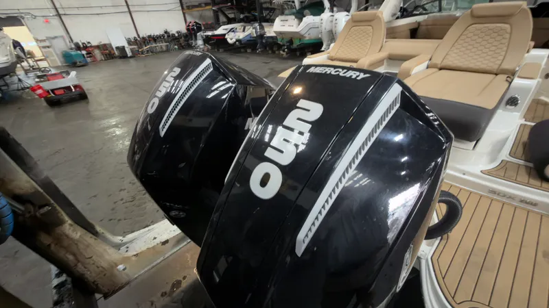 Slide: The Image of Sea Ray 290 SDX OUTBOARD 2022 - 3