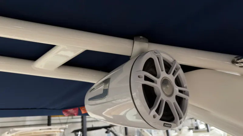 Slide: The Image of Sea Ray 290 SDX OUTBOARD 2022 - 33