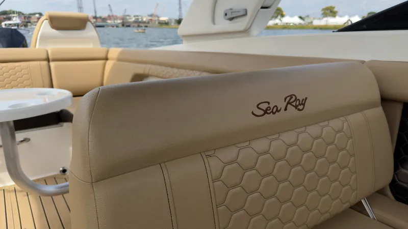 Slide: The Image of Sea Ray 290 SDX OUTBOARD 2022 - 23