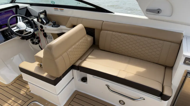 Slide: The Image of Sea Ray 290 SDX OUTBOARD 2022 - 32