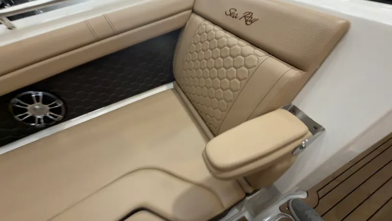 Slide: The Image of Sea Ray 290 SDX OUTBOARD 2022 - 12