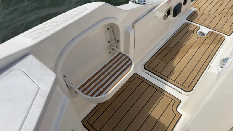 Slide: The Image of Sea Ray 290 SDX OUTBOARD 2022 - 57