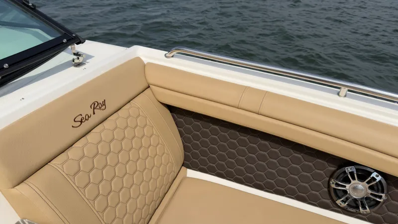 Slide: The Image of Sea Ray 290 SDX OUTBOARD 2022 - 50