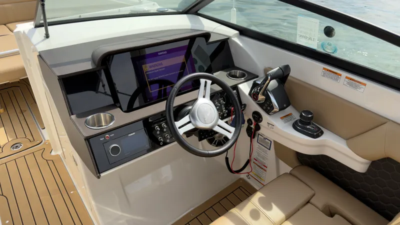 Slide: The Image of Sea Ray 290 SDX OUTBOARD 2022 - 38