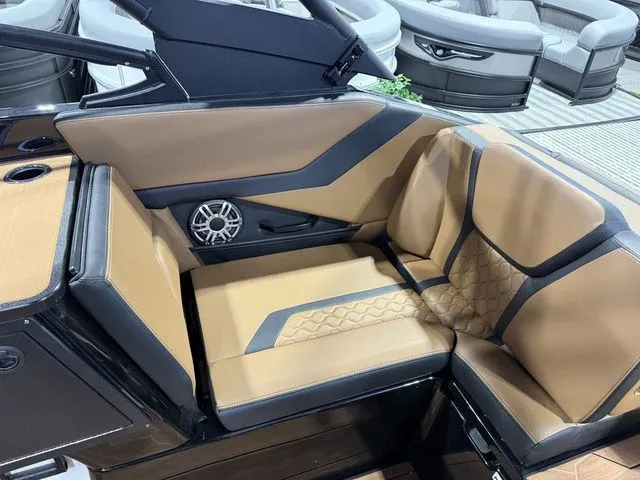 Slide: The Image of Yamaha 255XD 2026 - 13