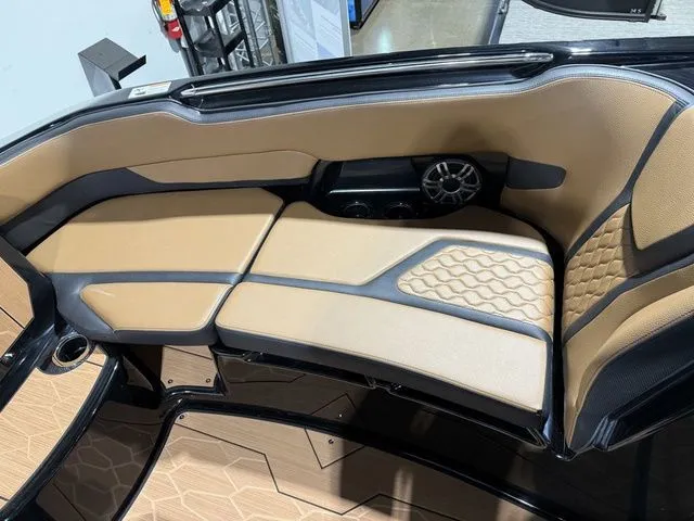 Slide: The Image of Yamaha 255XD 2026 - 30