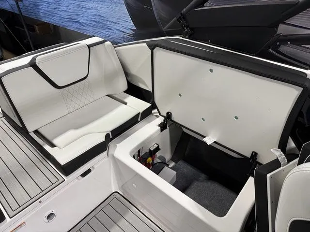 Slide: The Image of Yamaha 252SE 2026 - 10