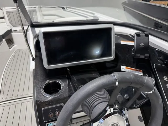 Slide: The Image of Yamaha 252SE 2026 - 28