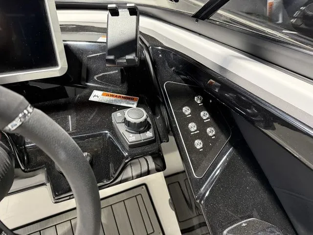 Slide: The Image of Yamaha 252SE 2026 - 29