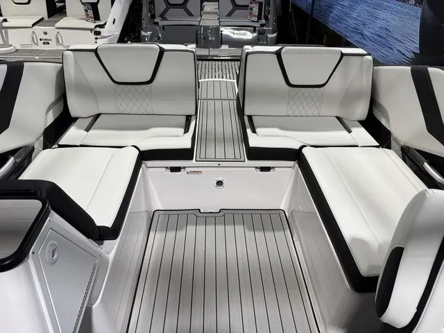 Slide: The Image of Yamaha 252SE 2026 - 8