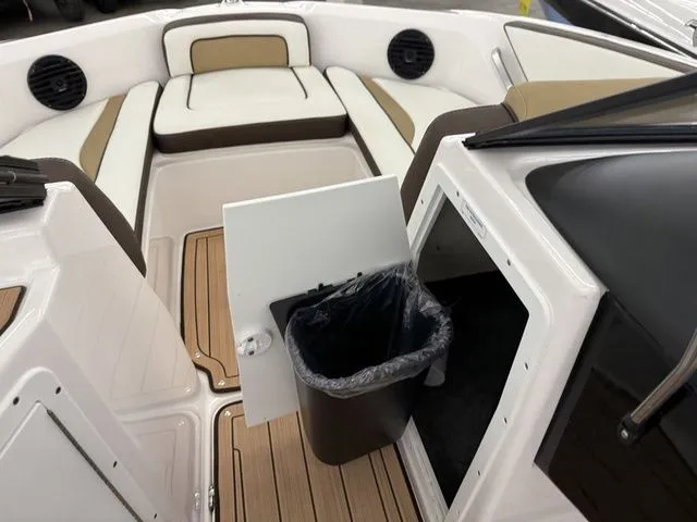 Slide: The Image of Yamaha 195S 2023 - 19