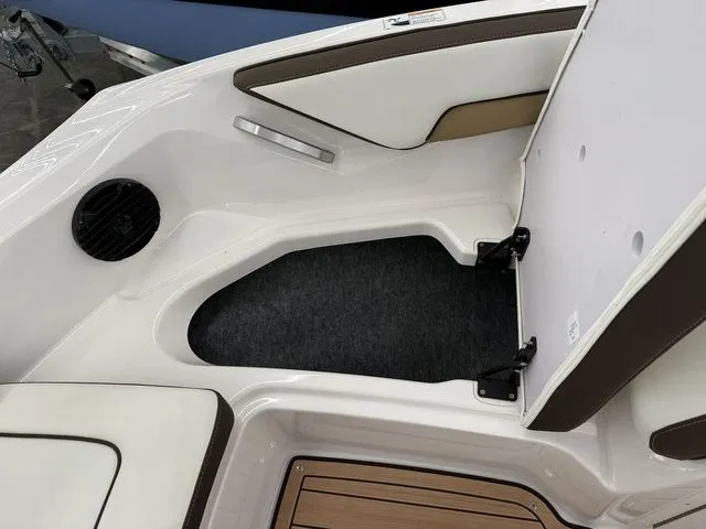 Slide: The Image of Yamaha 195S 2023 - 30