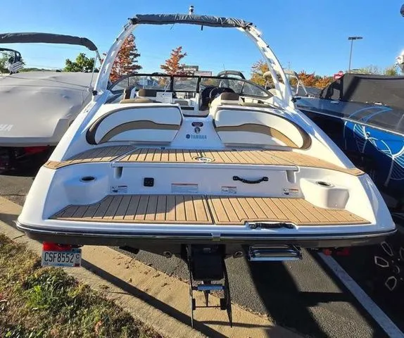 Slide: The Image of Yamaha 195S 2023 - 4