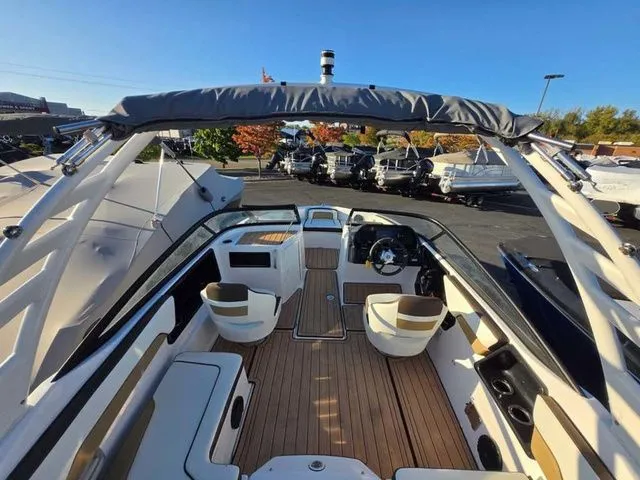 Slide: The Image of Yamaha 195S 2023 - 8