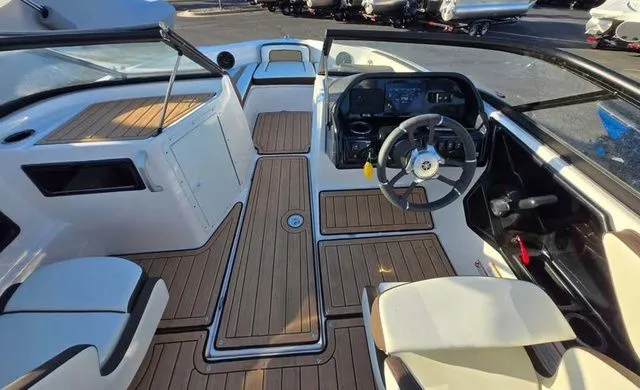 Slide: The Image of Yamaha 195S 2023 - 9