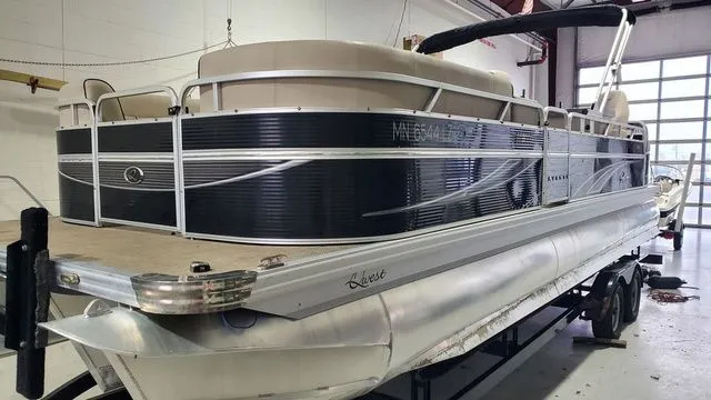 Slide: The Image of Apex Marine Avanti 825 2019 - 1