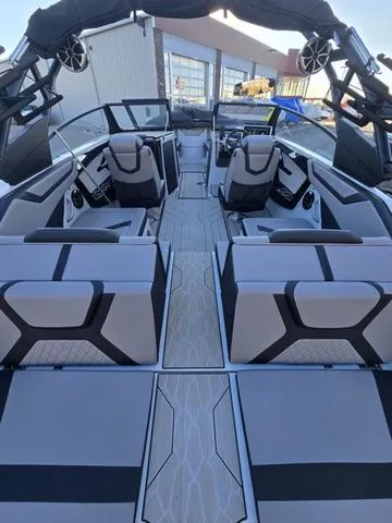 Slide: The Image of Yamaha 222XE 2024 - 3