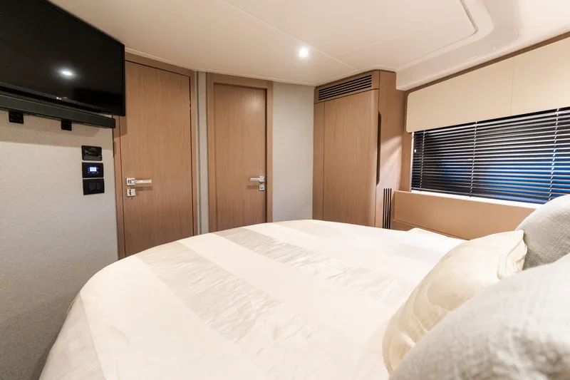 Slide: The Image of Luxurious bedroom interior of 2023 Azimut Fly 50 yacht with modern design. - 101