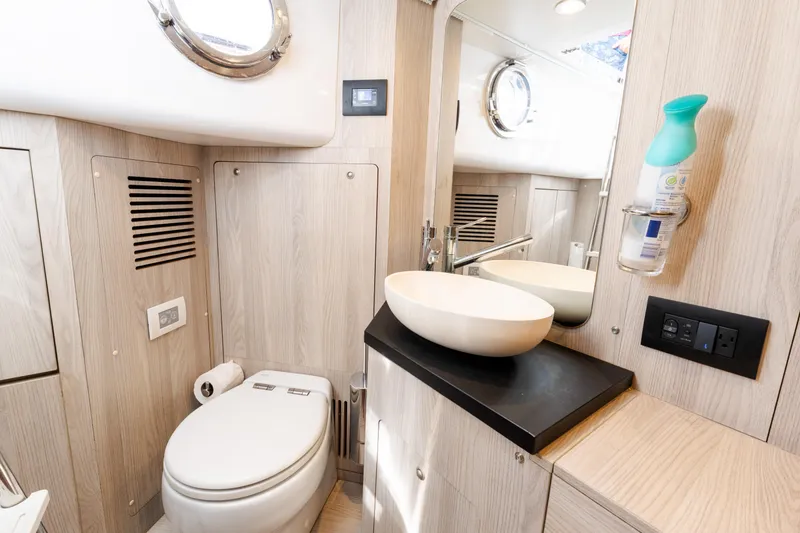 Slide: The Image of Modern bathroom in 2023 Azimut Fly 50 yacht with sleek design and amenities. - 109
