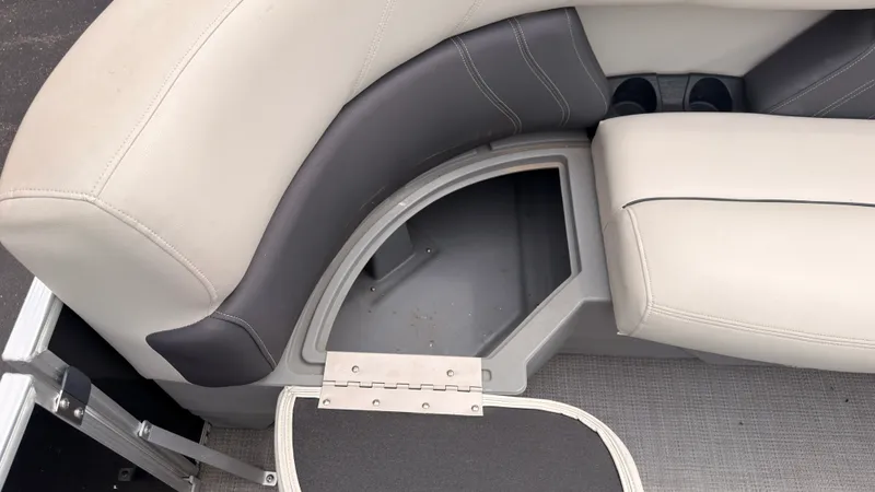 Slide: The Image of Sylvan MIRAGE 8520 2020 - 17