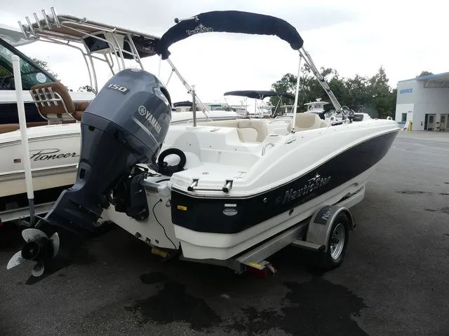 Slide: The Image of NauticStar 203 SC 2017 - 3