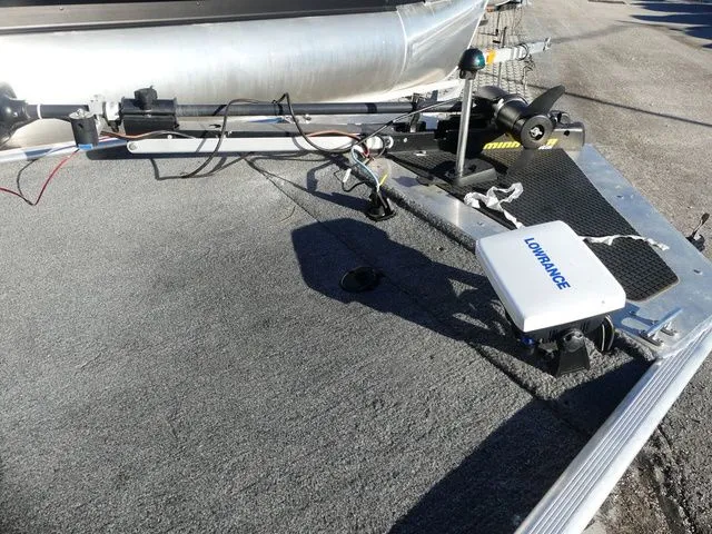 Slide: The Image of Tracker Pro 170 2016 - 9