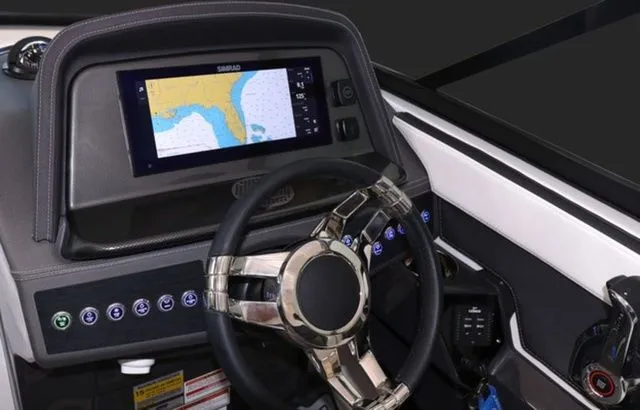 Slide: The Image of Monterey 255SS Super Sport 2026 - 2