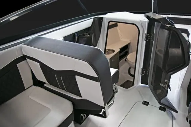 Slide: The Image of Monterey 275SS Super Sport 2026 - 3