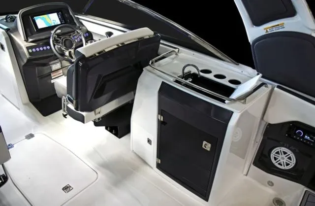 Slide: The Image of Monterey 275SS Super Sport 2026 - 5