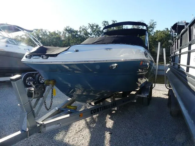 Slide: The Image of Stingray 214 LR 2020 - 3