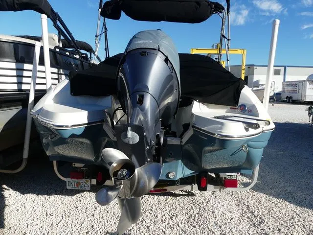 Slide: The Image of Stingray 214 LR 2020 - 5