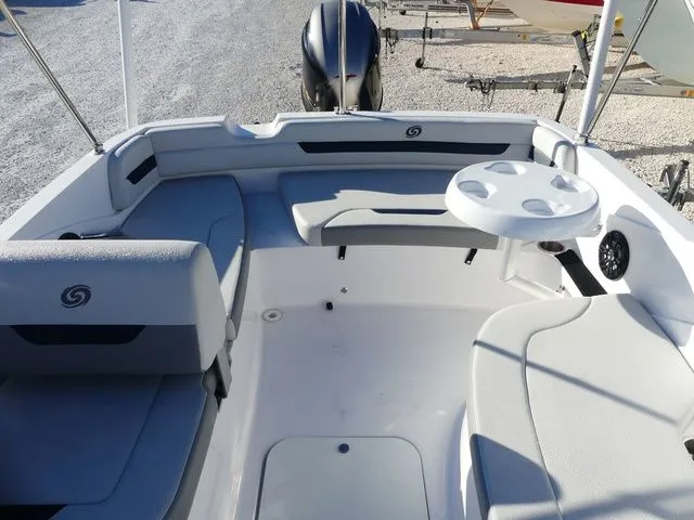 Slide: The Image of Hurricane SunDeck Sport 185 OB 2022 - 10