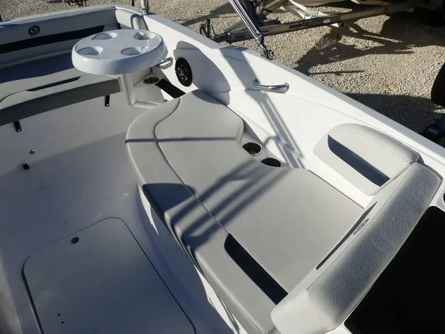 Slide: The Image of Hurricane SunDeck Sport 185 OB 2022 - 11